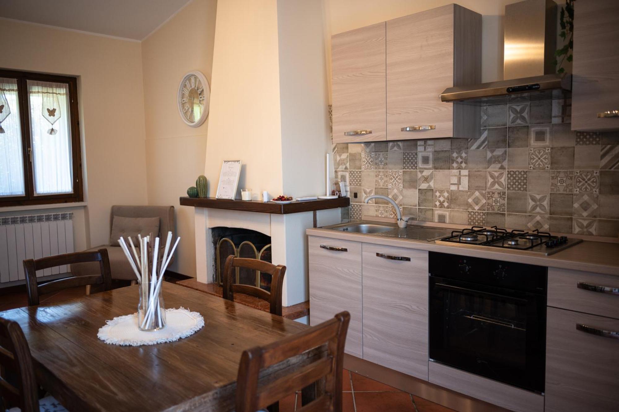 Natuscia Country - Private Jacuzzi - Garden Holiday home *